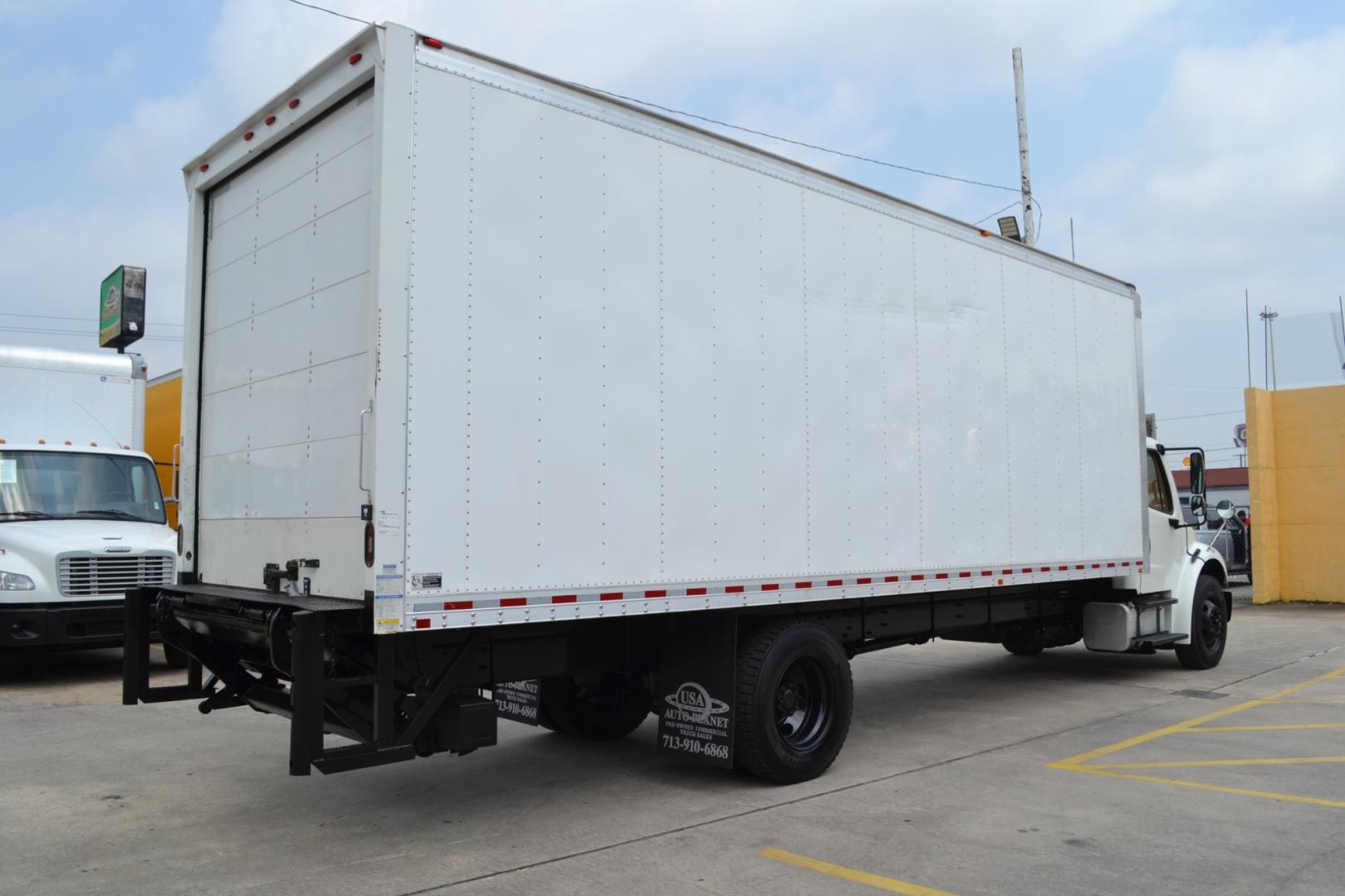 2019 WHITE /BLACK FREIGHTLINER M2-106 with an CUMMINS B6.7L 240HP engine, ALLISON 2500RDS AUTOMATIC transmission, located at 9172 North Fwy, Houston, TX, 77037, (713) 910-6868, 29.887470, -95.411903 - 26,000LB GVWR NON CDL, MORGAN 26FT BOX, 13FT CLEARANCE , 103" X 102", AIR RIDE, DUAL 50 GALLON FUEL TANKS, WALTCO 2,500LB CAPACITY STEEL LIFT GATE, POWER WINDOWS & LOCKS, COLD A/C, - Photo#4